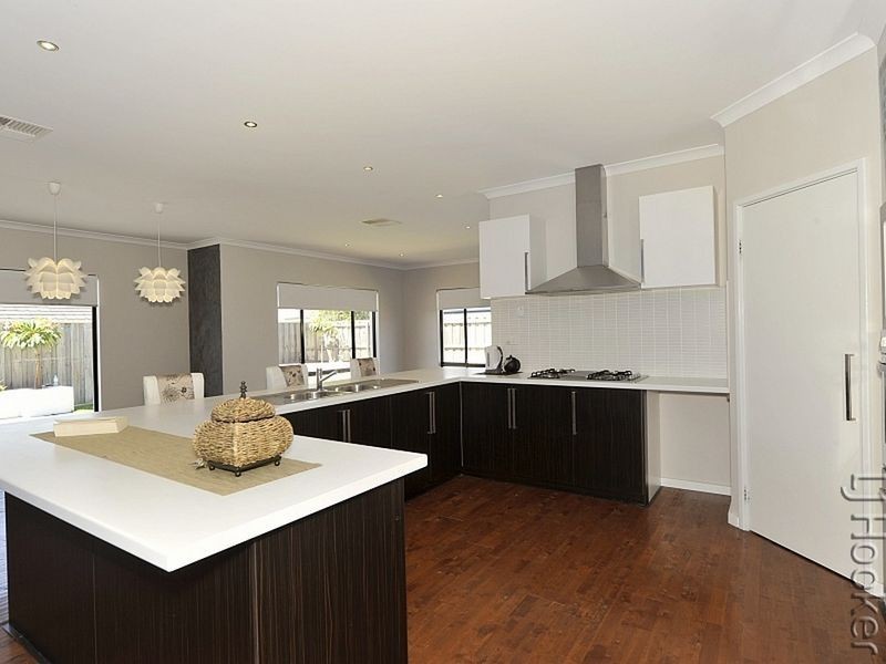 15 Varia Way, Halls Head WA 6210