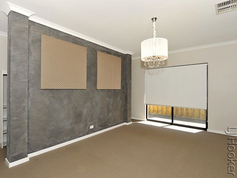 15 Varia Way, Halls Head WA 6210