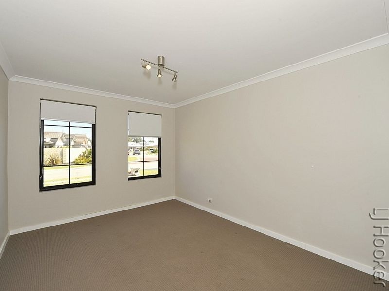 15 Varia Way, Halls Head WA 6210