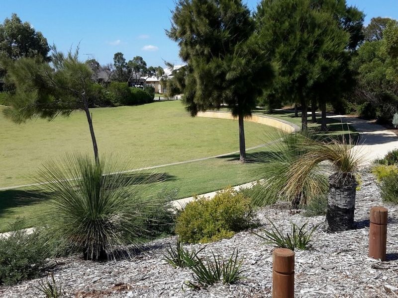 15 Varia Way, Halls Head WA 6210