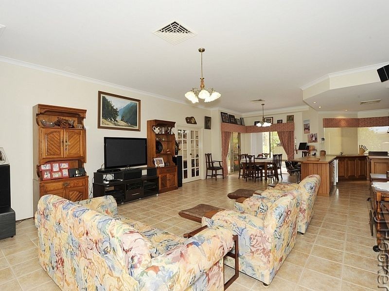 49 Silverton Crescent, Erskine WA 6210