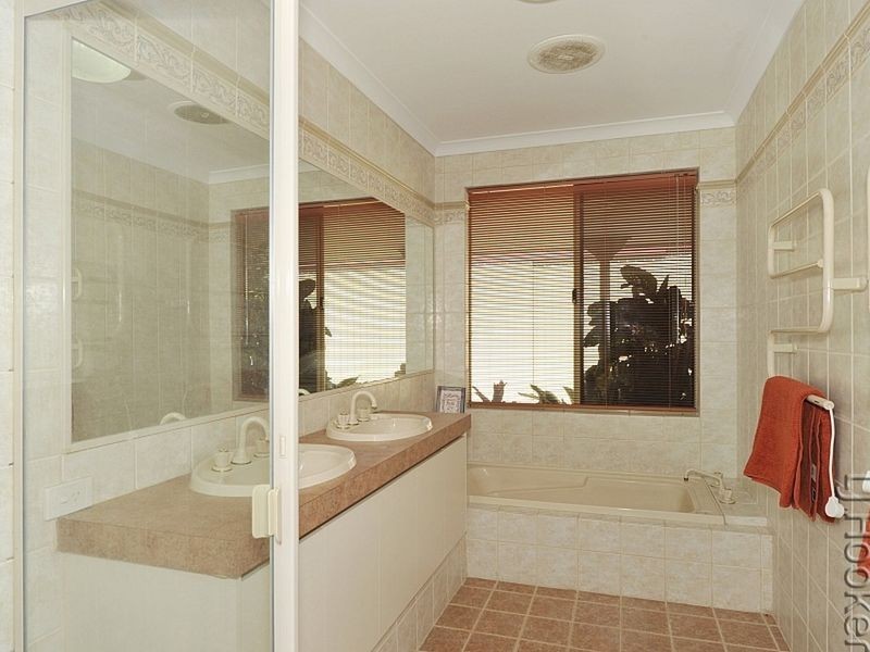 49 Silverton Crescent, Erskine WA 6210