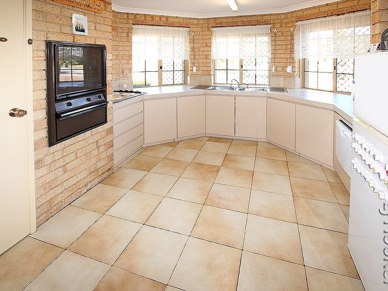 17B Saskatchewan Way, Greenfields WA 6210