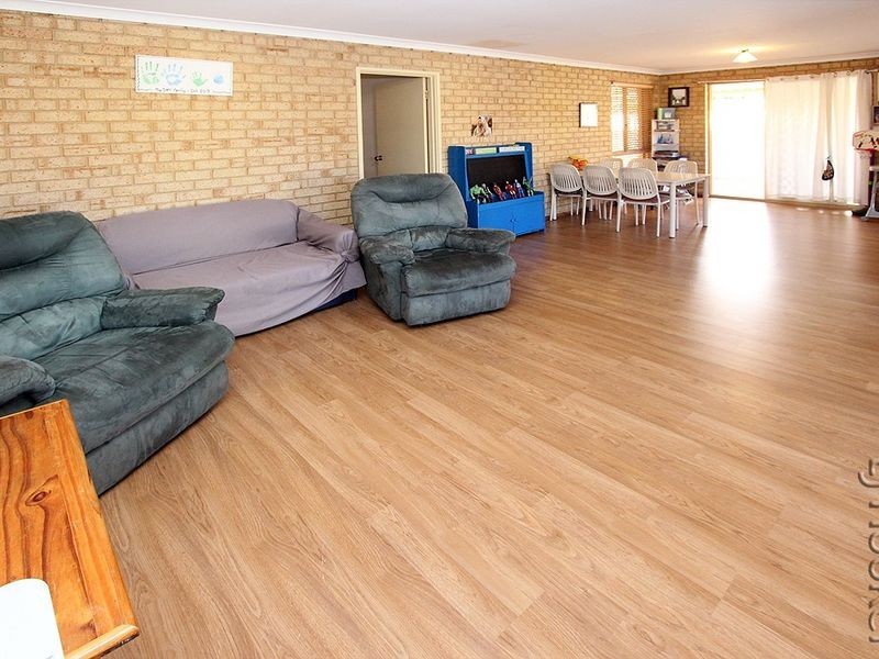 17B Saskatchewan Way, Greenfields WA 6210
