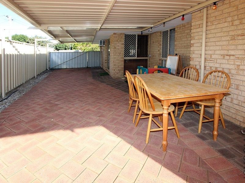 17B Saskatchewan Way, Greenfields WA 6210