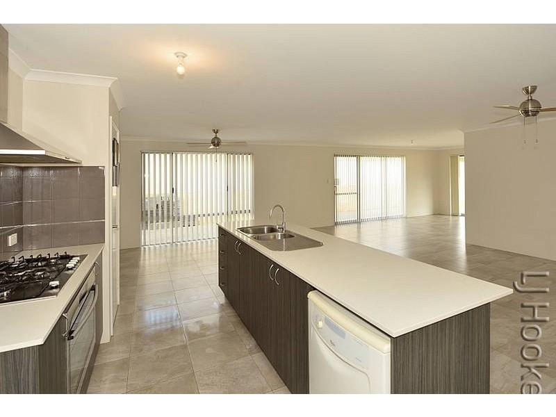 6 Bramshaw Street, Meadow Springs WA 6210