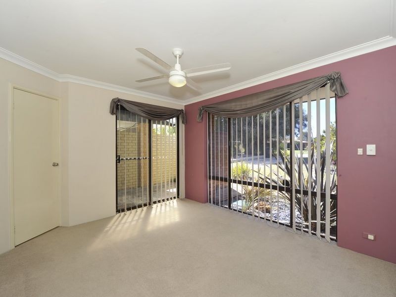 11 Boronia Close, Halls Head WA 6210
