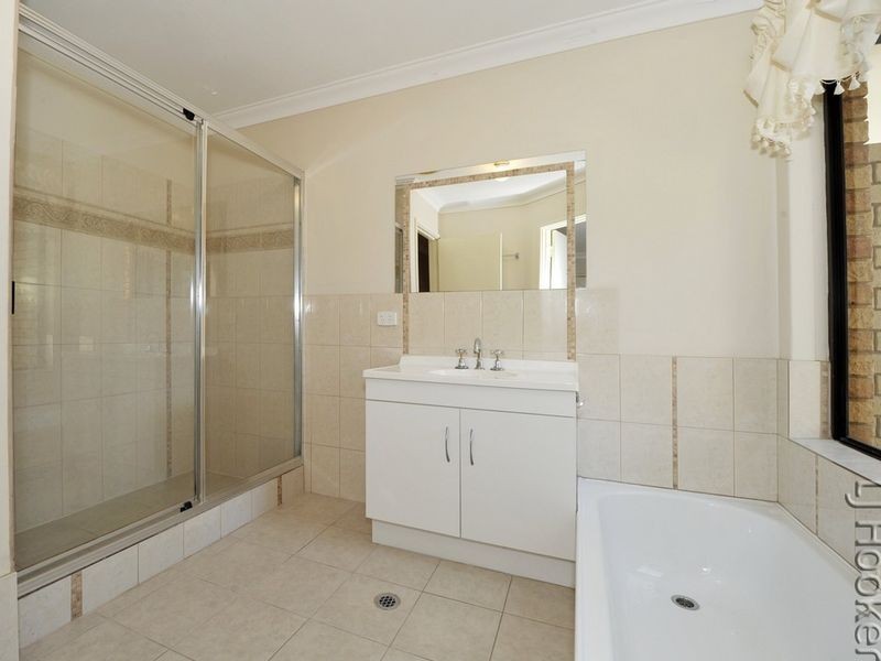 11 Boronia Close, Halls Head WA 6210