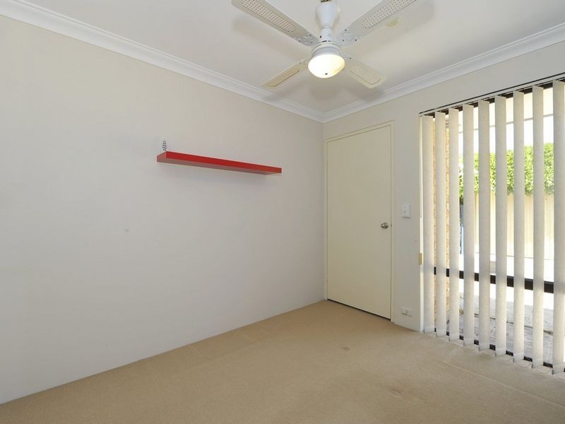 11 Boronia Close, Halls Head WA 6210