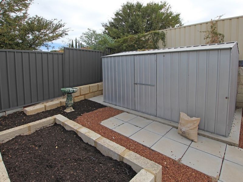 15 Lambourne Place, Halls Head WA 6210