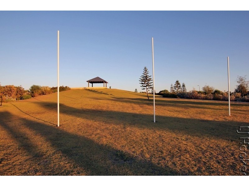 10 Sovereign Place, Wannanup WA 6210