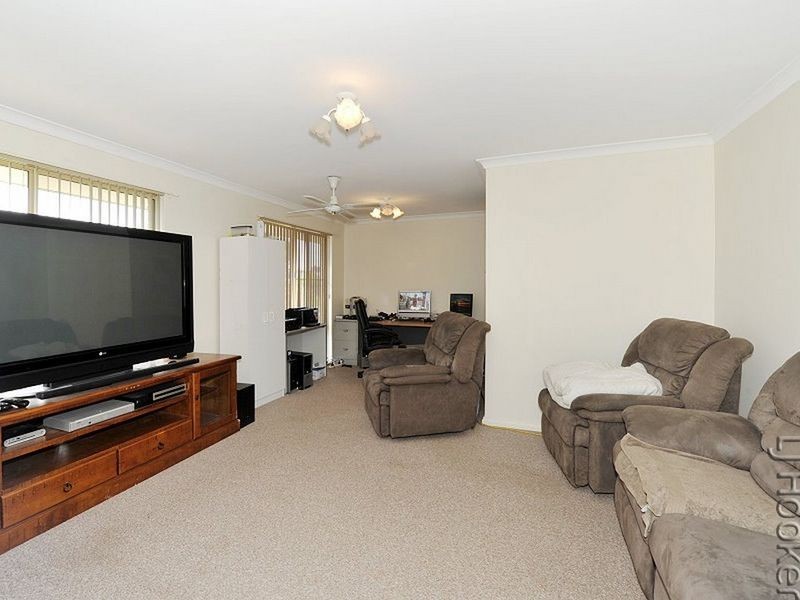 26 Casuarina Drive, Halls Head WA 6210