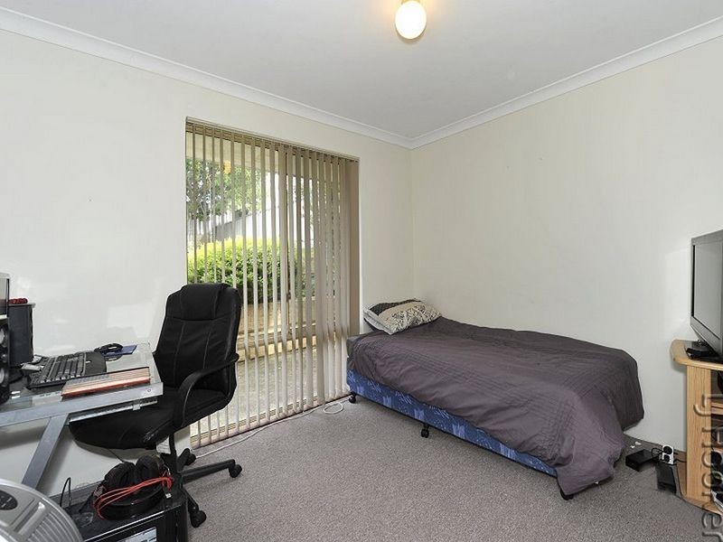 26 Casuarina Drive, Halls Head WA 6210