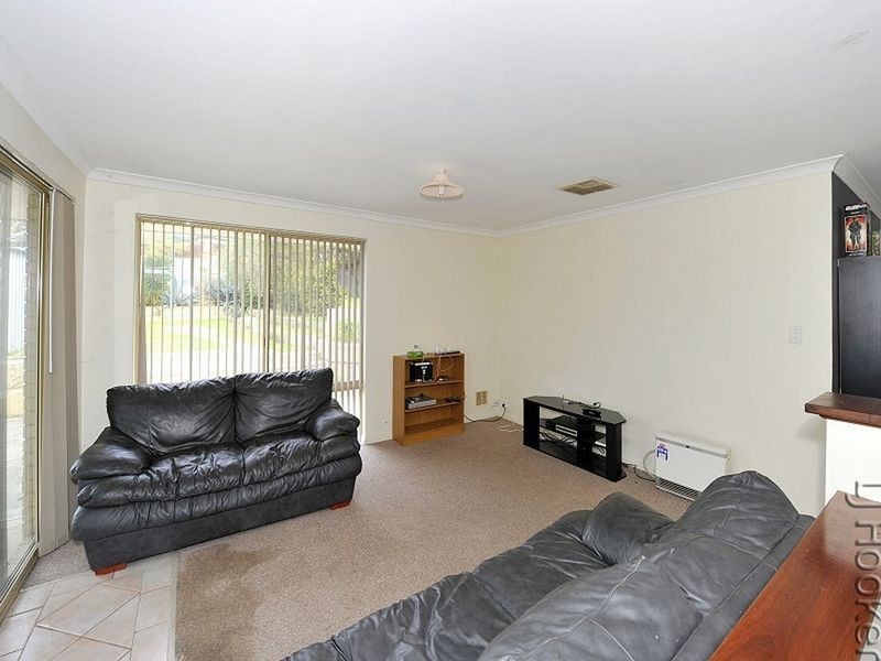 26 Casuarina Drive, Halls Head WA 6210