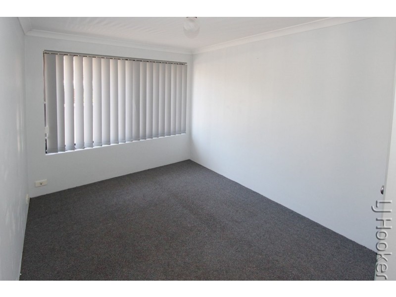 95B Peelwood Parade, Halls Head WA 6210