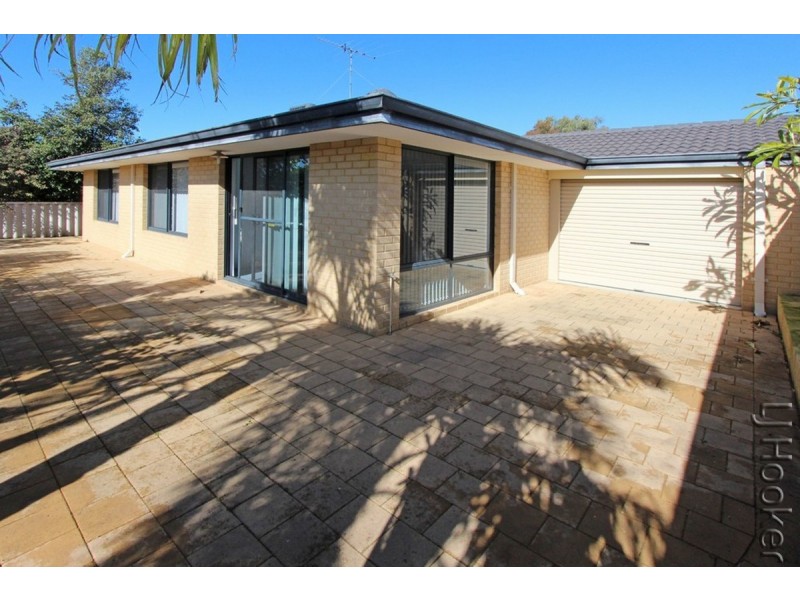 95B Peelwood Parade, Halls Head WA 6210