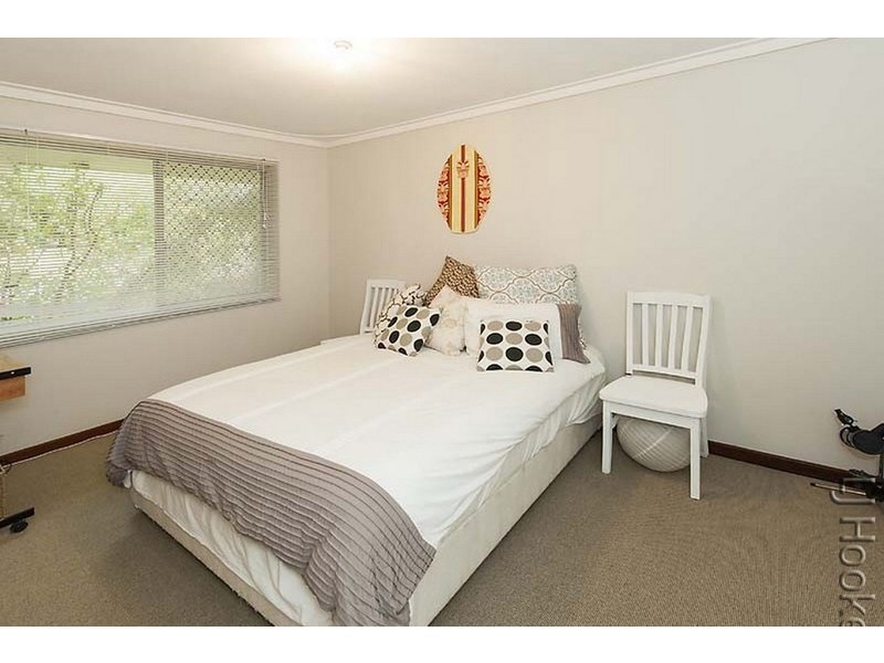 11 Moat Street, Mandurah WA 6210