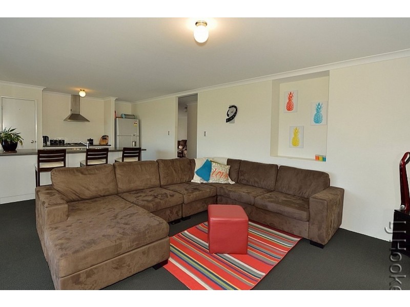 15 Lismore Ridge, Lakelands WA 6180