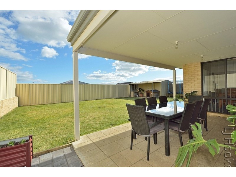 15 Lismore Ridge, Lakelands WA 6180