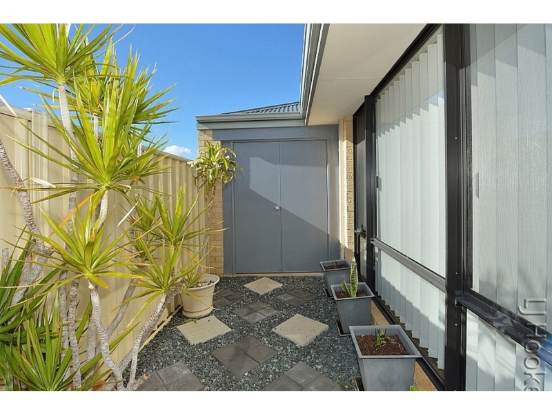 15 Lismore Ridge, Lakelands WA 6180