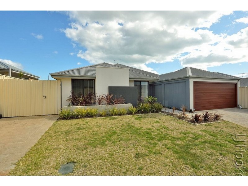 15 Lismore Ridge, Lakelands WA 6180