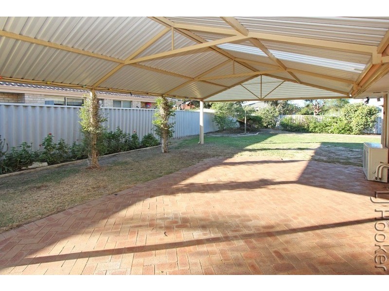 35 Everlasting Retreat, Halls Head WA 6210
