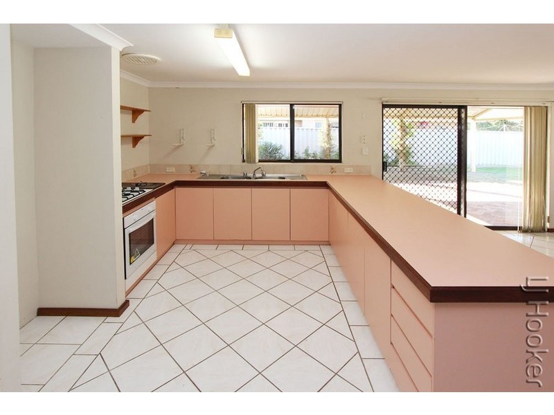 35 Everlasting Retreat, Halls Head WA 6210