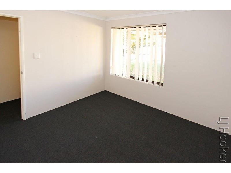 35 Everlasting Retreat, Halls Head WA 6210