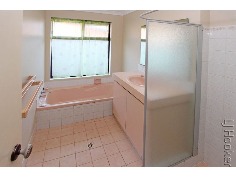 35 Everlasting Retreat, Halls Head WA 6210