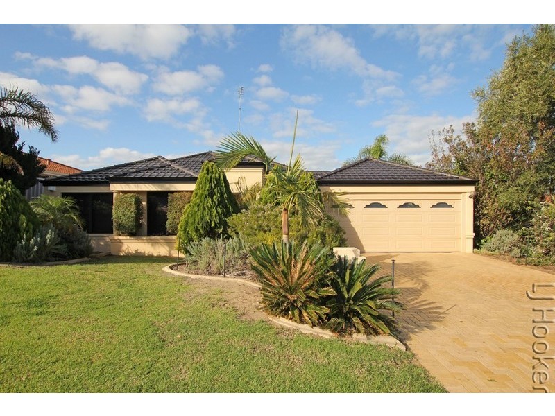 25 Casuarina Drive, Halls Head WA 6210