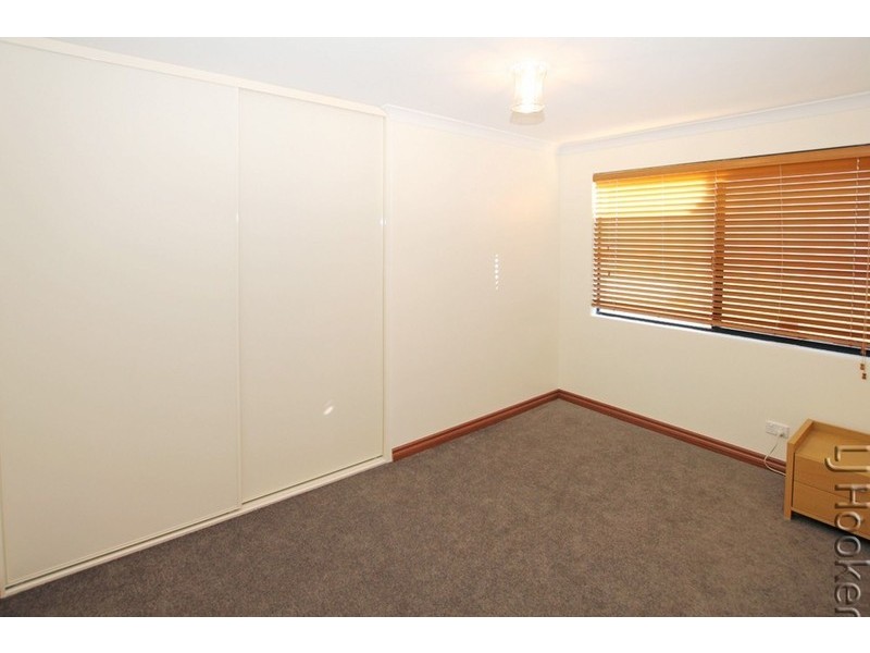 25 Casuarina Drive, Halls Head WA 6210