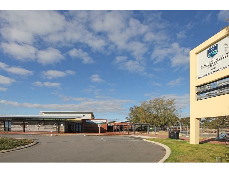 25 Casuarina Drive, Halls Head WA 6210