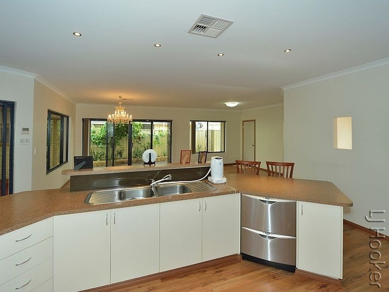 36 Ravendale Drive, Dudley Park WA 6210