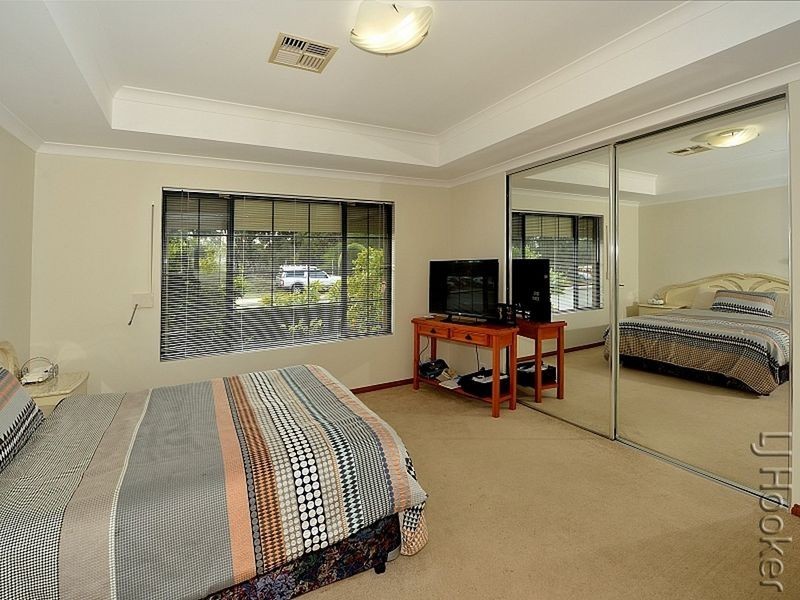 36 Ravendale Drive, Dudley Park WA 6210