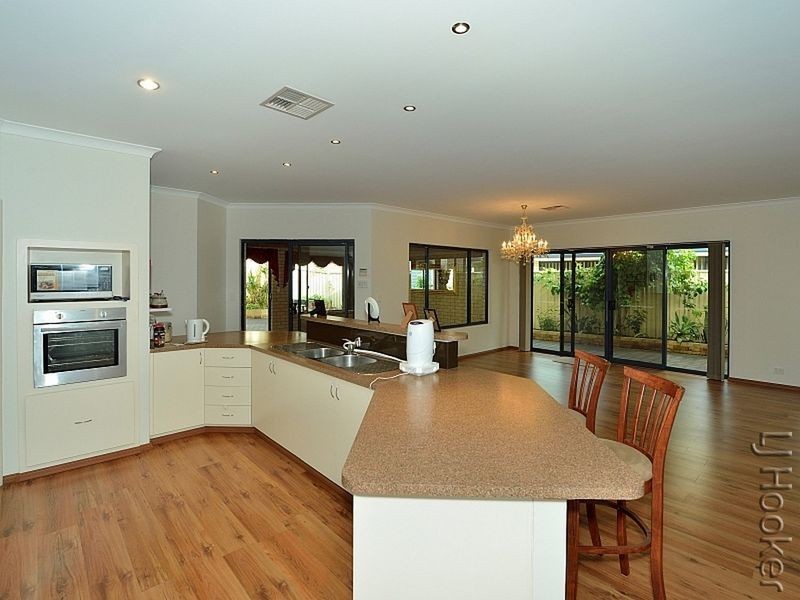 36 Ravendale Drive, Dudley Park WA 6210