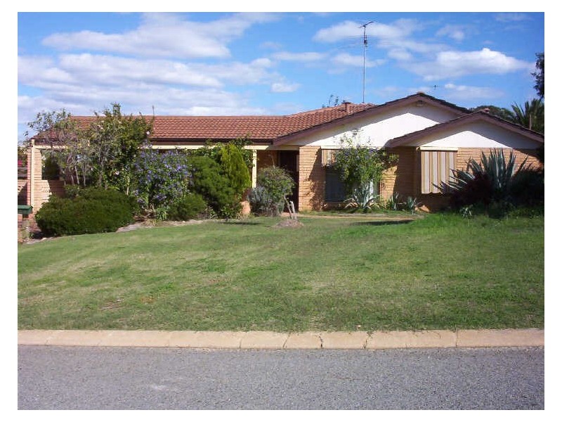 25 Yorrell Place, Halls Head WA 6210