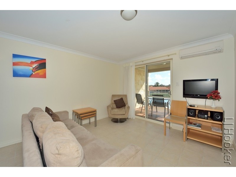 20/1 Lakes Crescent, South Yunderup WA 6208