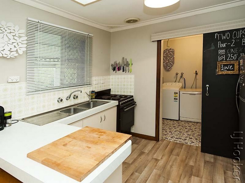 11 Moat Street, Mandurah WA 6210