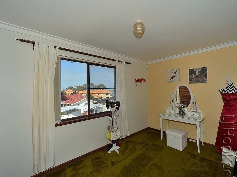 13/11 Leslie Street, Dudley Park WA 6210