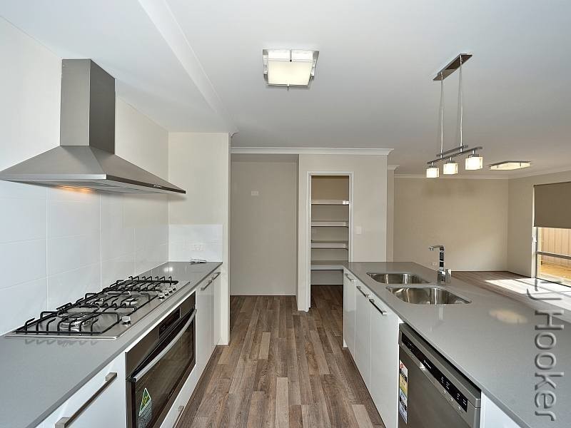 8 Persian Grove, Karnup WA 6176