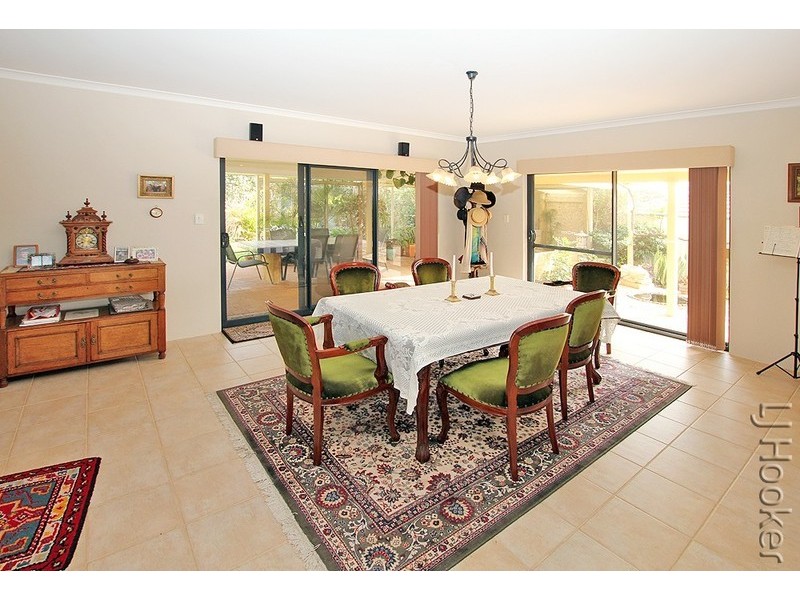 54 Paradise Circuit, Halls Head WA 6210