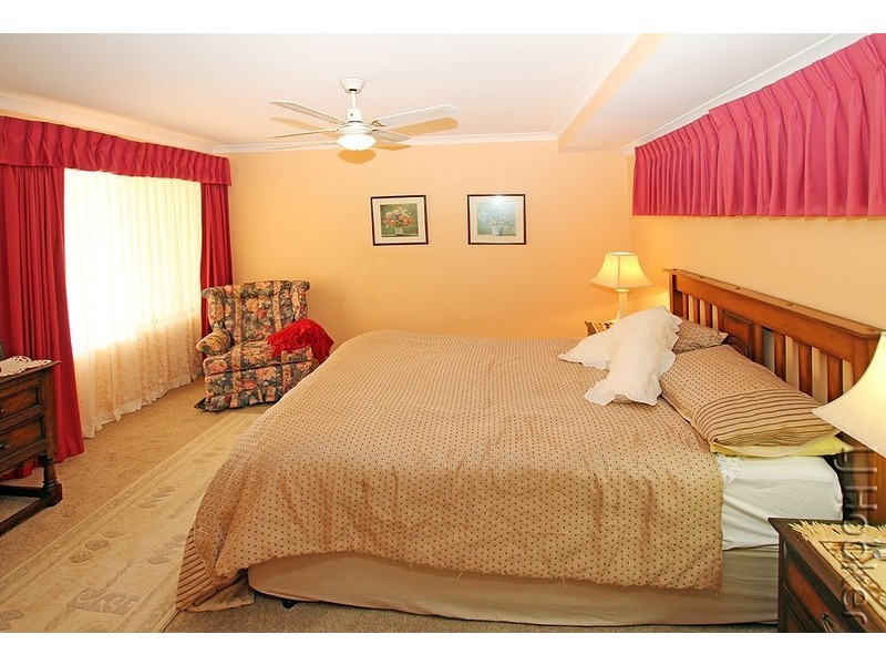 54 Paradise Circuit, Halls Head WA 6210