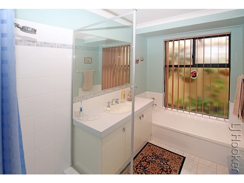 54 Paradise Circuit, Halls Head WA 6210