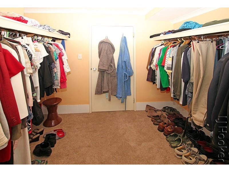 54 Paradise Circuit, Halls Head WA 6210