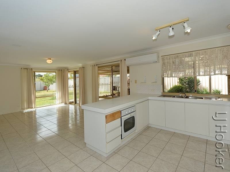 15 Reynolds Avenue, Greenfields WA 6210