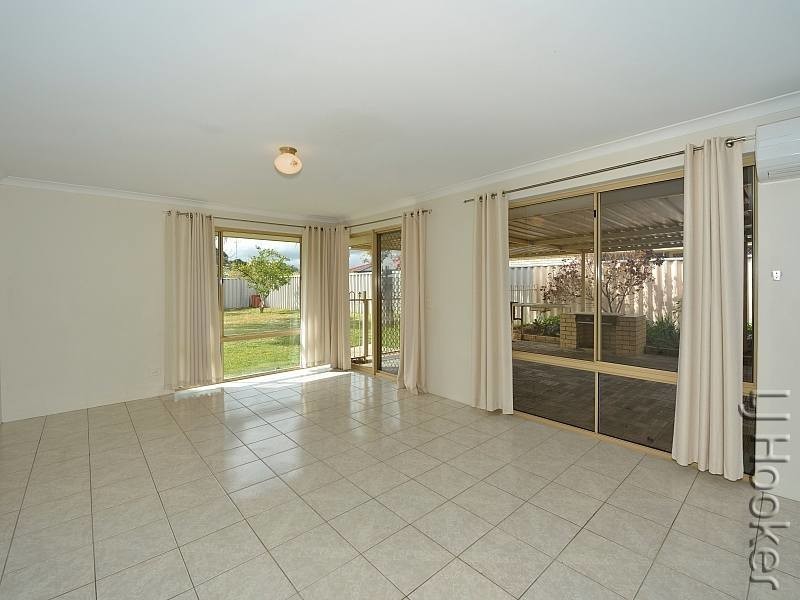 15 Reynolds Avenue, Greenfields WA 6210