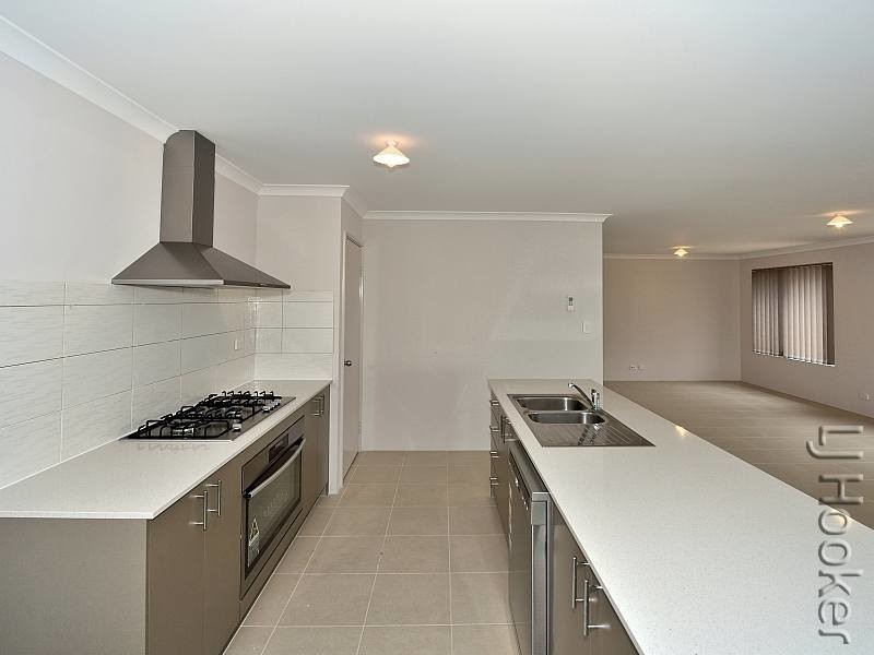 4 Gullane Way, Meadow Springs WA 6210