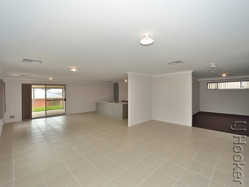 4 Gullane Way, Meadow Springs WA 6210