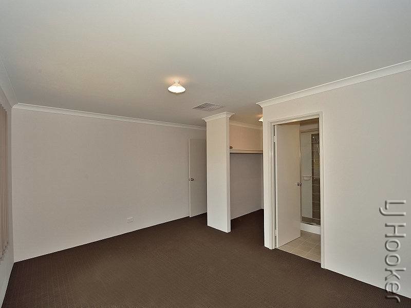 4 Gullane Way, Meadow Springs WA 6210