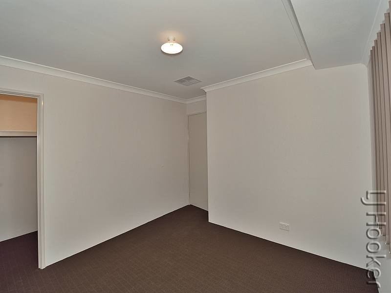 4 Gullane Way, Meadow Springs WA 6210